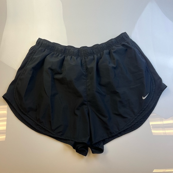 Pants - Nike black dri fit tempo shorts r52-37
